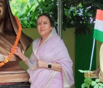 Honarable Shrimati Meera Shashtri